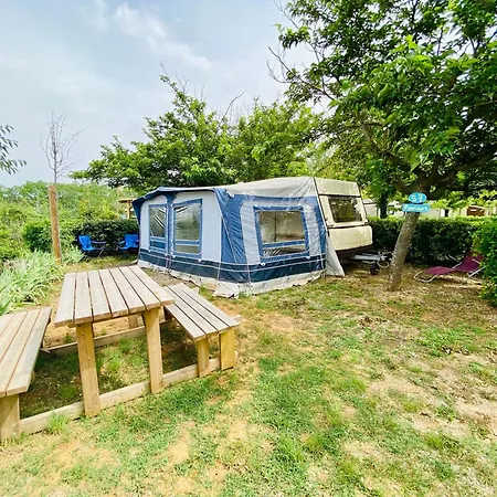 Camping Paradis Family Les Rives De L'hérault Gignac (Herault)